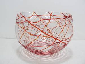 lot 274 image: Red Veined Art Glass Serving Bowl