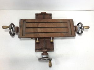 lot 290 image: Quality Large HEAVY Vintage Industrial Machinist XY Slide Vise