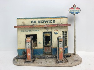 lot 298 image: Fantastic Signed TIM PRYTHERO Old Gas Station Sculpture