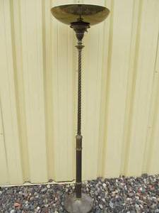 lot 317 image: Excellent Quality Mid Century Pierced Brass Torchiere Floor Lamp