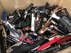 lot 330 image: LARGE Lot of Assorted Corkscrews - 26lbs