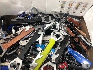 lot 334 image: LARGE Lot of Assorted Corkscrews - 22lbs