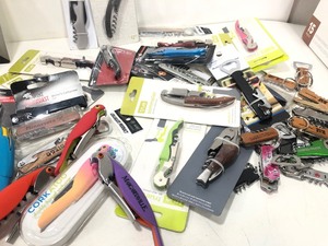 lot 336 image: Large Lot of Mostly Brand New Corkscrews 