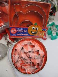 lot 340 image: Hundreds of Cookie Cutters - Including HALLOWEEN & FALL Pieces New in Box