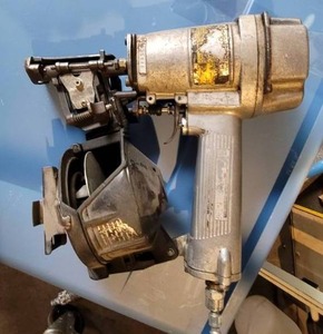 lot 39 image: Pneumatic Coil Roofing Nailer