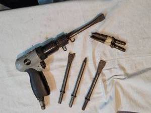 lot 23 image: Klutch Medium Air Hammer