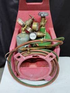 lot 50 image: Acetlyne Gas Torch System