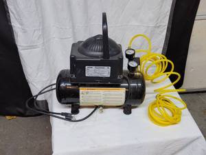 lot 59 image: Alton Compact Air Compressor