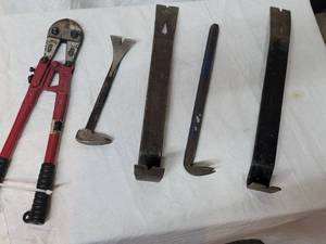 lot 65 image: Pry Bars & A Bolt Cutter