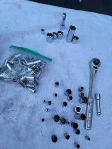 lot 121 image: Husky & Craftsman Sockets