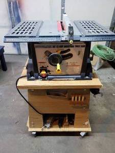 lot 14 image: Chicago Electric 10 inch Table Saw on a Rolling Cart