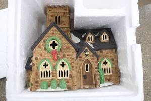 lot 42 image: Department 56 Dickens Village - Nottinghill Church