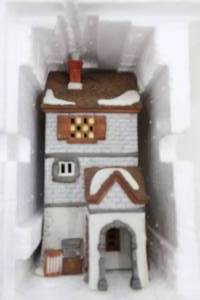 lot 44 image: Department 56 Dickens Village - Poulterer  Fezziwigs Warehouse