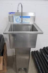 lot 4 image: Small Stainless Steel Sink