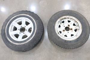 lot 8 image: Two WheelsRims