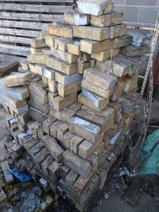 lot 57 image: Pile of Vintage Reclaimed Bricks (Chicago bricks)