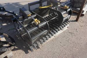 Brand New Universal Mount Bobcat Skid Loader Skid Steer 66 Skeleton Grapple Bucket