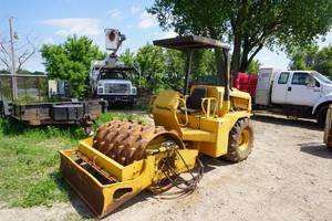 Super Pac Model 540S Vibratory Pad Foot Packer