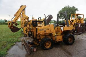 1995 Case Model 660 4 x 4 x 4 Cable Plow Back Hoe
