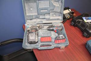lot 24 image: Bosch 18V Cordless Drill, Battery(2), Charger, Case