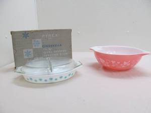 Pyrex serving dish, mixing bowl