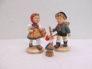 Ceramic figures, wood figure