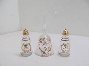 Bell saltpepper shakers
