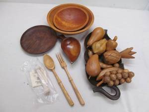 Group of kitchenware