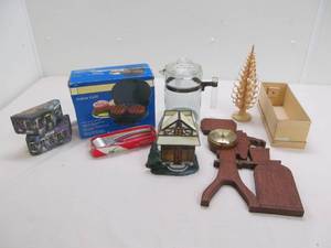 Variety of kitchenware