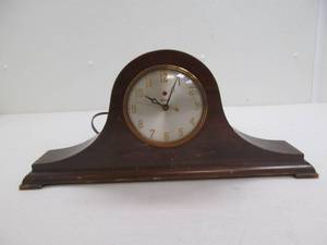 Vintage mantle clock