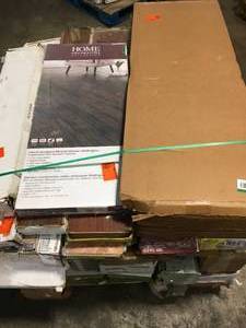 lot 13 image: ASSORTED PALLET WITH MIXED FLOORING SEE PICS