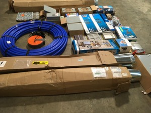 lot 38 image: ASSORTED PALLET WITH MIXED HOUSEHOLD ITEMS SEE PICS