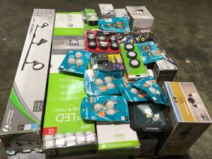lot 40 image: ASSORTED PALLET WITH MIXED LIGHTING SEE PICS