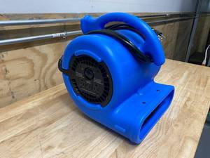 lot 21 image: B-AIR VP-25 Vent Blue 3-Speed Compact Air Mover- 14 hp