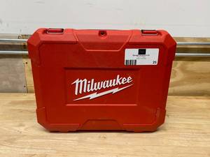 lot 25 image: Milwaukee 1-18 in. SDS-Plus Rotary Hammer with Case