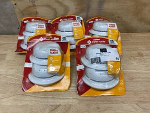 lot 66 image: FIRST ALERT Lot of 5 Smoke Alarms (2 per pack)