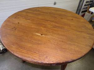 lot 4 image: Solid Wood Round Table
