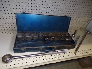 lot 17 image: 34 Drive Socket Set 34 to 2