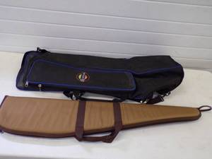 lot 24 image: Ice Fishing Case and Gun Case