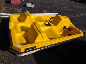 lot 48 image: Conture paddle boat