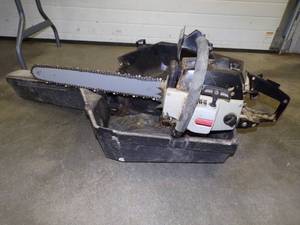 lot 82 image: Craftsman 20 Bar Chain Saw with case and extra chain