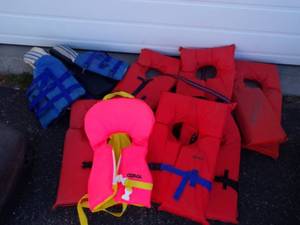 lot 94 image: 8 Life Jackets