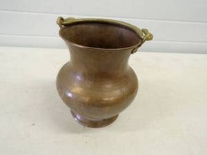 lot 111 image: Brass Pot
