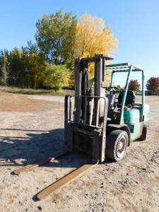lot 6 image: 2001 Mitsubishi FD30K Forklift