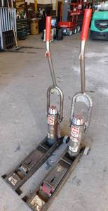 lot 17 image: 2 - Forklift Foor Jacks
