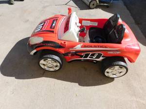 lot 27 image: Kids Electric Toy Car