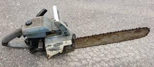lot 39 image: Homelite Chainsaw