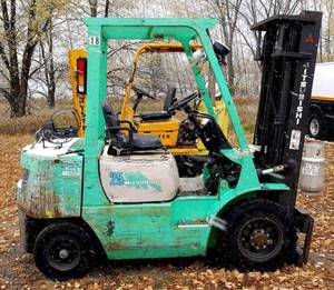 lot 9B image: 1998 Mitsubishi FG25B Forklift