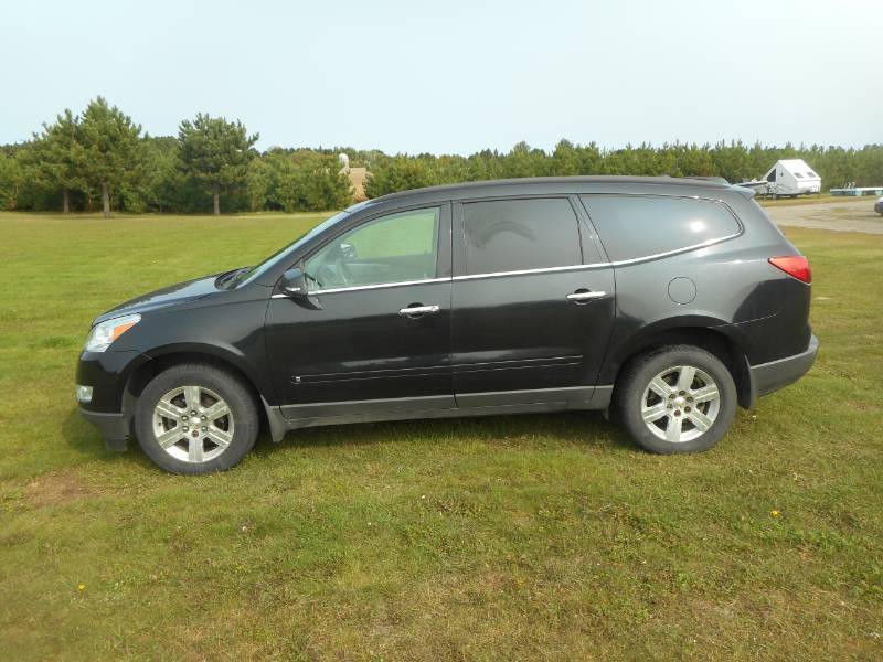 lot 4 image: 2010 Chevy Traverse LT AWD