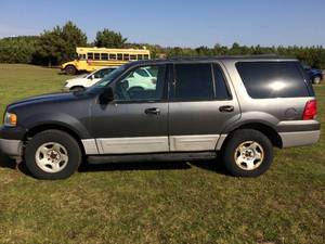 lot 2 image: 2003 Ford Expedition XLT 4x4